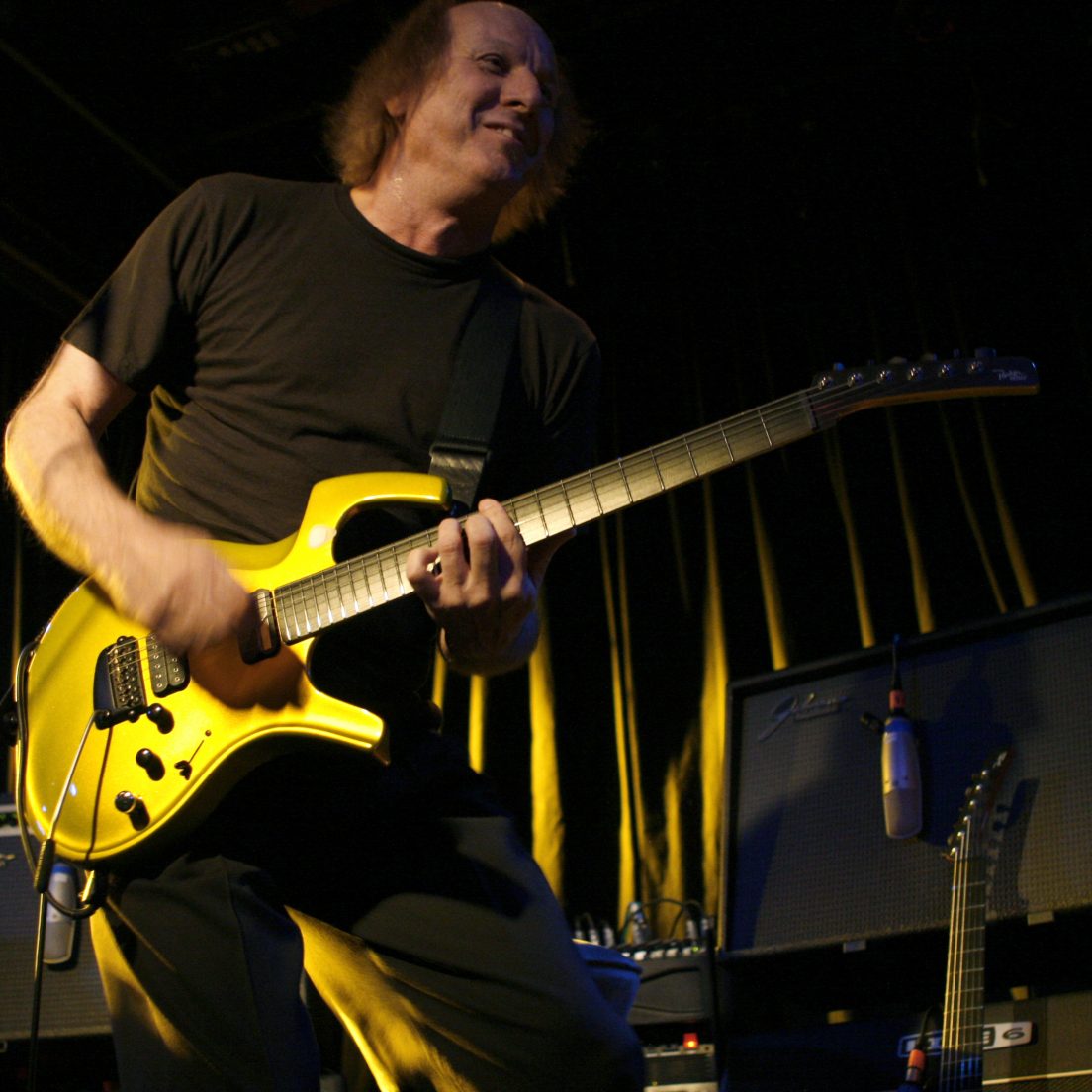 Adrian Belew and his Parker Fly - MyRareGuitars.com