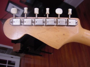 vintage fender musicmaster guitar with schinster bridge