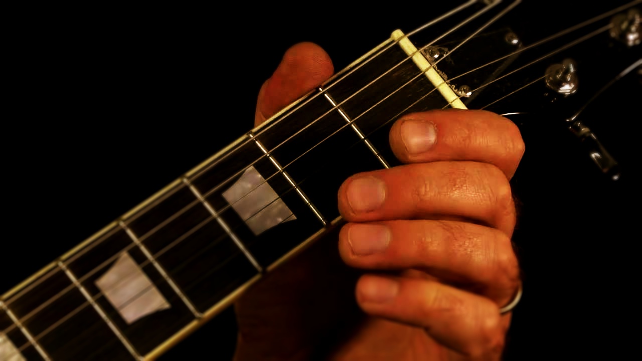 https://www.myrareguitars.com/guitar-pictures/wideneck-closeup.jpg